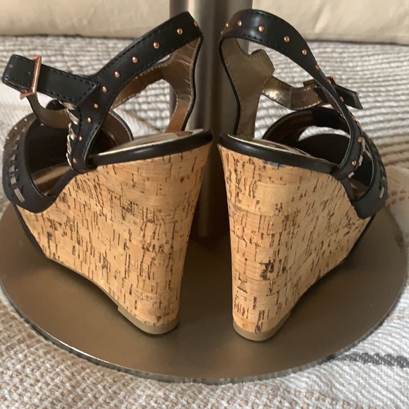 black and copper wedge cork sandal shoes by Soda - Picture 5 of 10